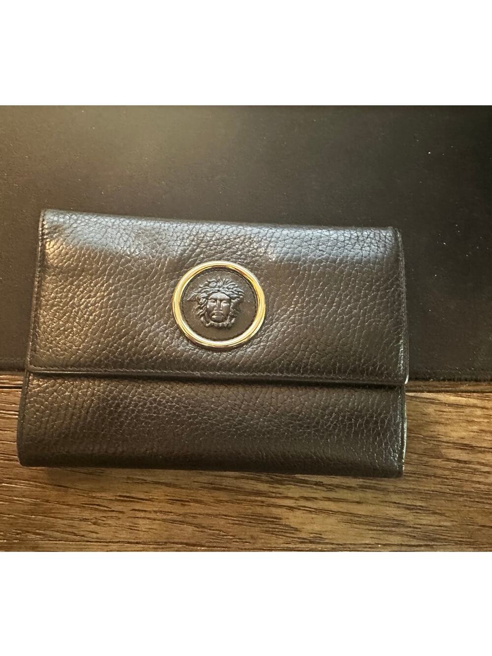 VINTAGE GIANNI VERSACE MEDUSA BLACK LEATHER TRIFOLD WALLET